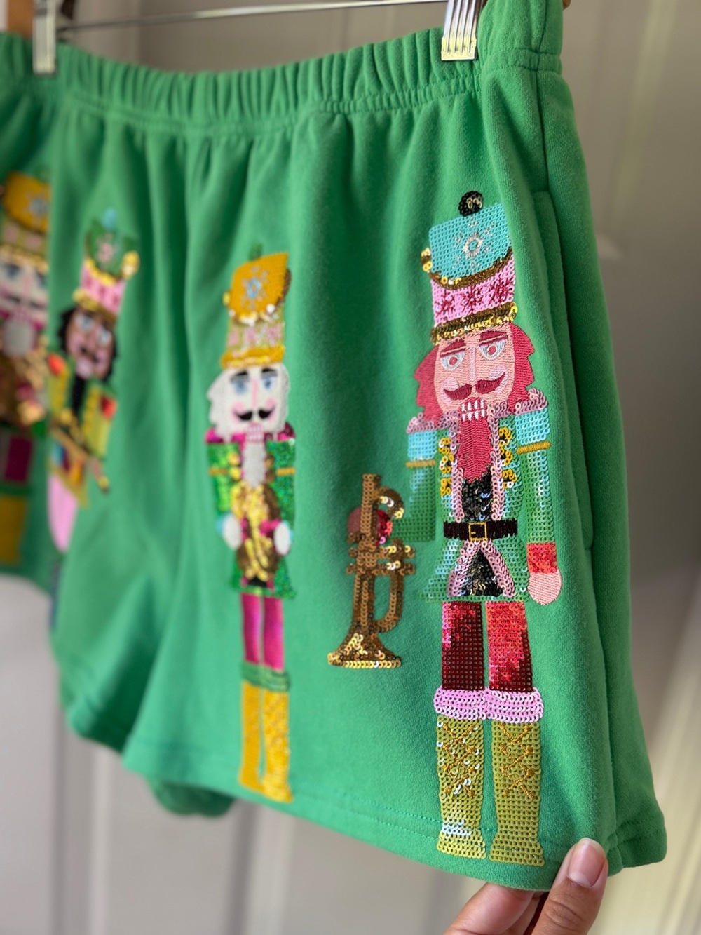 QUEEN OF SPARKLES Women's Nutcracker Band Shorts in Green M - Picture 2 of 7